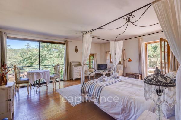 Belle demeure comprenant d'un manoir et ancien moulin 800m2 - Vallée de Dordogne