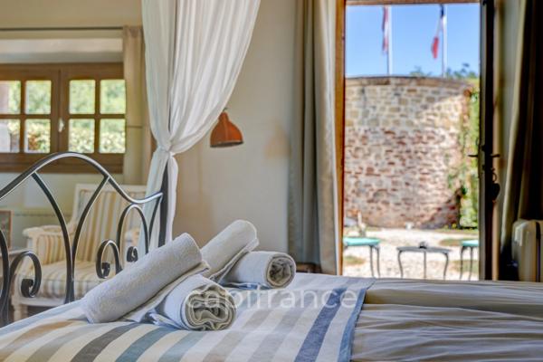 Belle demeure comprenant d'un manoir et ancien moulin 800m2 - Vallée de Dordogne