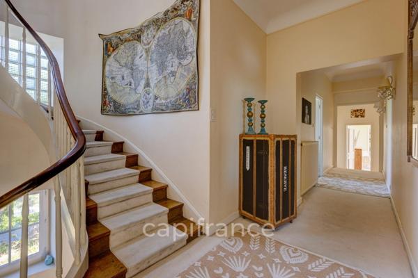 Belle demeure comprenant d'un manoir et ancien moulin 800m2 - Vallée de Dordogne