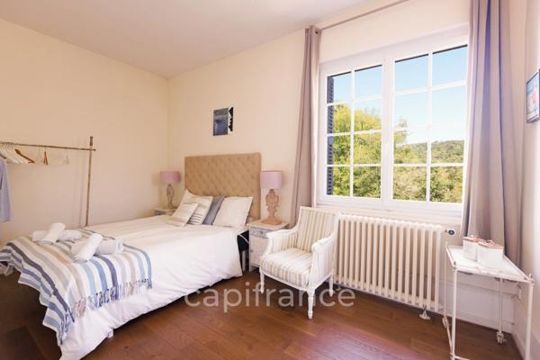 Belle demeure comprenant d'un manoir et ancien moulin 800m2 - Vallée de Dordogne