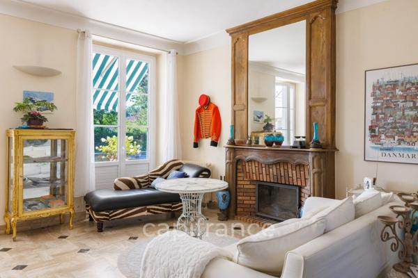 Belle demeure comprenant d'un manoir et ancien moulin 800m2 - Vallée de Dordogne