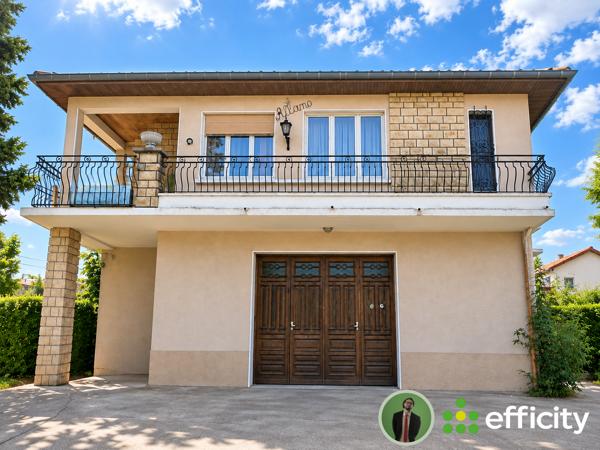 Maison
         4 pièces
        - 250 m² 920 000 € *