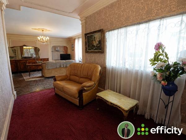 Maison
         4 pièces
        - 250 m² 920 000 € *