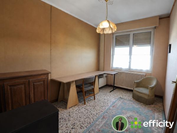 Maison
         4 pièces
        - 250 m² 920 000 € *