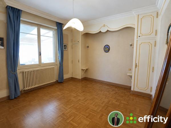 Maison
         4 pièces
        - 250 m² 920 000 € *