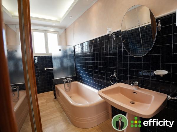Maison
         4 pièces
        - 250 m² 920 000 € *