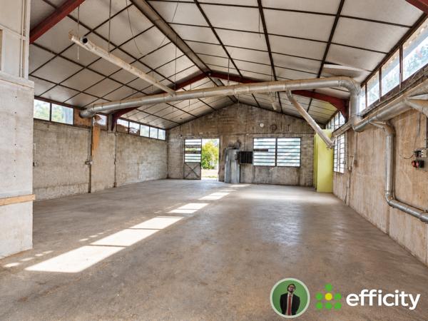 Maison
         4 pièces
        - 250 m² 920 000 € *