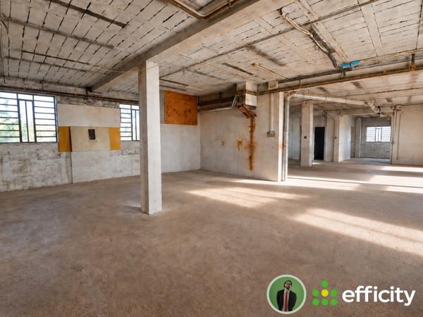 Maison
         4 pièces
        - 250 m² 920 000 € *