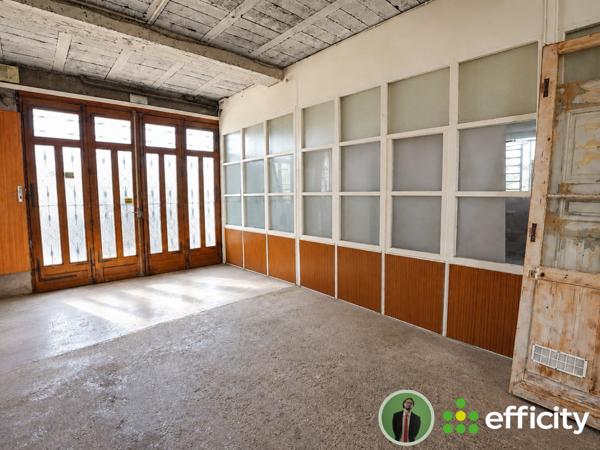 Maison
         4 pièces
        - 250 m² 920 000 € *