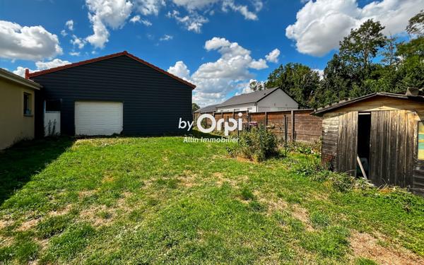 Maison à vendre    5 pièces •  Étroussat