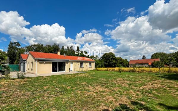 Maison à vendre    5 pièces •  Étroussat