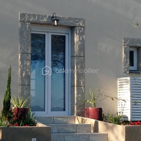 REMISE AGRICOLE SUR 6000 M2 DE TERRAIN CLÔTURÉ.

A USAGE AGRICOLE UNIQUEMENT( éleveurs caprins, bovins, ovins, équins)

La demande de changement de destination pour en faire une habitation principale devra être demandée en Mairie, avec CERFA. 
Pour cela, se référer au PLU DE LA COMMUNE DE MARAUSSAN, ZONE A

ENTIÈREMENT EQUIPEE

FIBRE, VIABILISÉE

PROPRIÉTÉ ENTIÈREMENT CLOTUREE.

ACCÈS PAR PORTAIL AUTOMATIQUE DE 5 MÈTRES