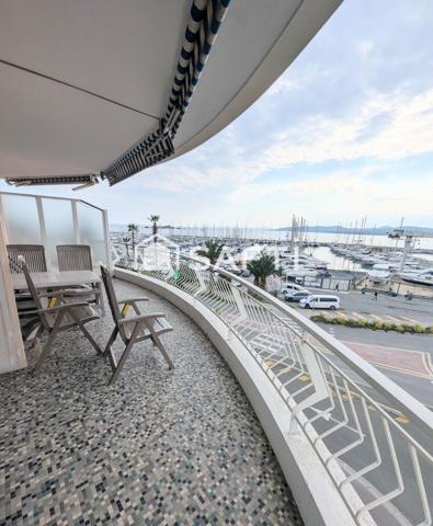 Vue sur le Port SANTA LUCIA, appartement meublé de type 2 avec spacieuse terrasse