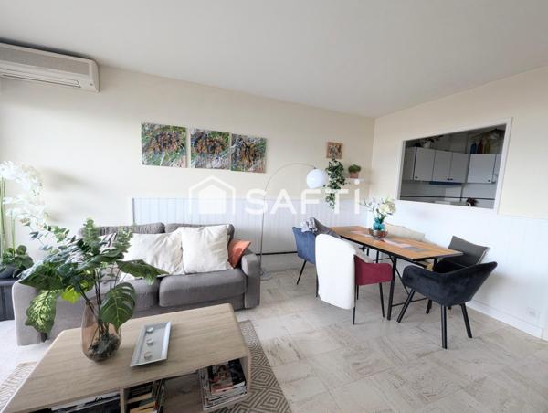 Vue sur le Port SANTA LUCIA, appartement meublé de type 2 avec spacieuse terrasse