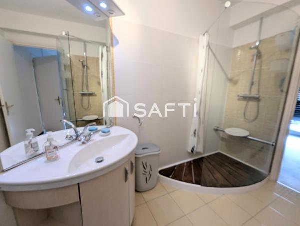 Vue sur le Port SANTA LUCIA, appartement meublé de type 2 avec spacieuse terrasse