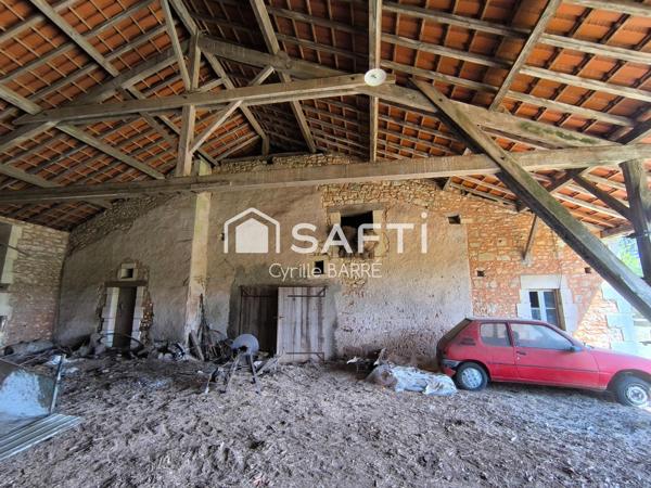 Ferme du chateau de Mainzac au porte de la Dordogne