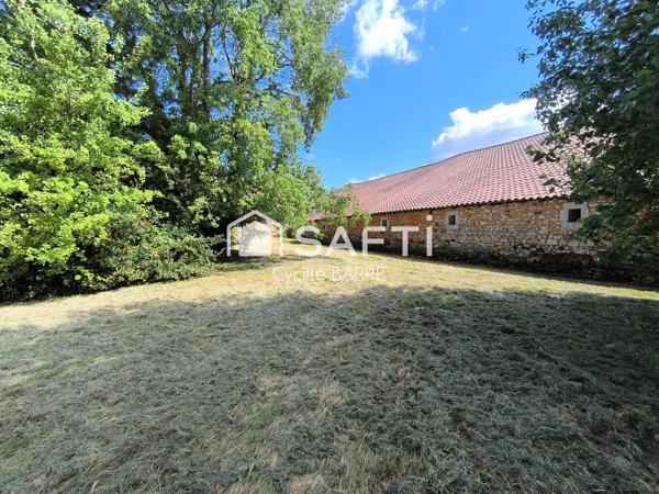 Ferme du chateau de Mainzac au porte de la Dordogne