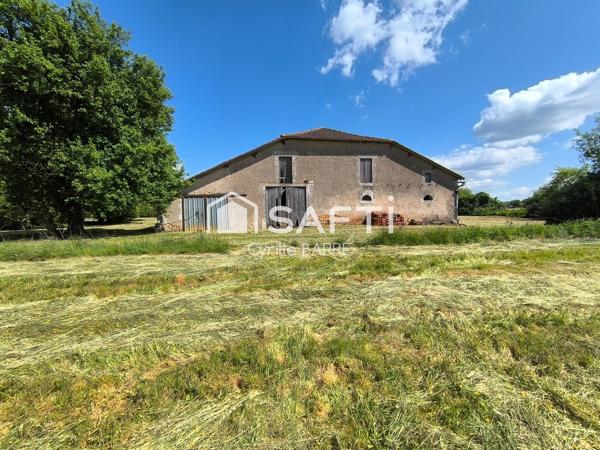 Ferme du chateau de Mainzac au porte de la Dordogne