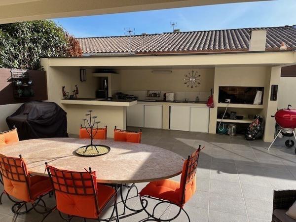 SPLENDIDE MAISON DE VILLE 3 faces. CONCEPT CONTEMPORAIN. 142 m² hab. 540 000 €