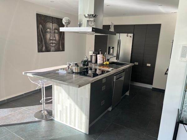 SPLENDIDE MAISON DE VILLE 3 faces. CONCEPT CONTEMPORAIN. 142 m² hab. 540 000 €
