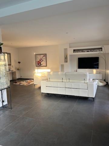 SPLENDIDE MAISON DE VILLE 3 faces. CONCEPT CONTEMPORAIN. 142 m² hab. 540 000 €