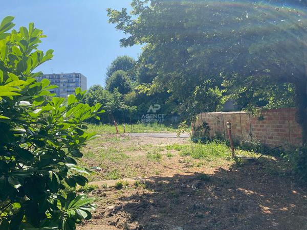 Terrain Le Pecq 373 m2 241 500 € **  - Référence  18468