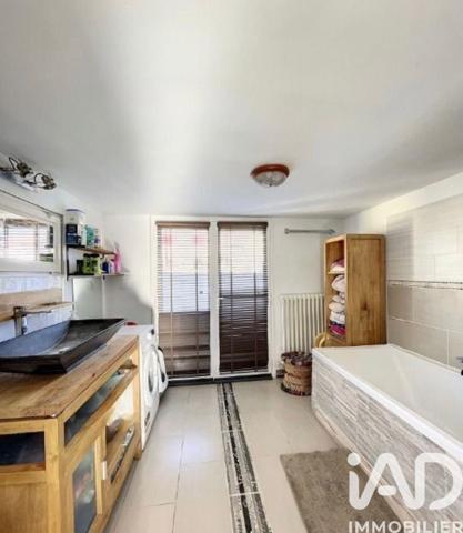 Location maison 7 pièces 126 m² Nîmes