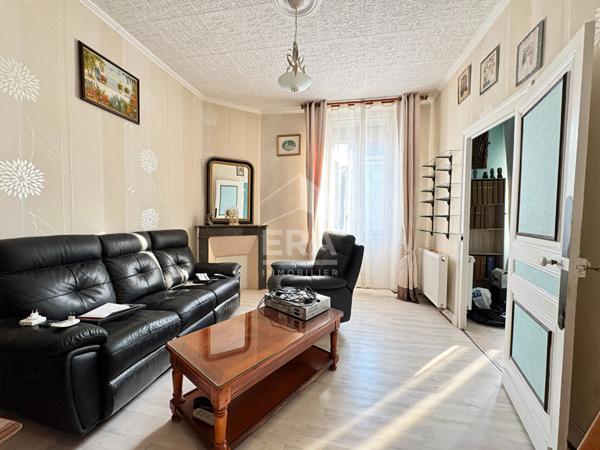 A VENDRE A PERIGUEUX MAISON DE VILLE AVEC JARDIN.