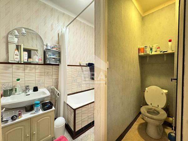 A VENDRE A PERIGUEUX MAISON DE VILLE AVEC JARDIN.