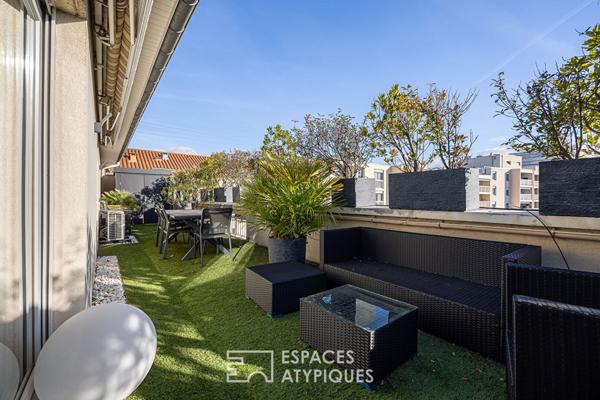 Penthouse lumineux avec deux terrasses paysagées et vue panoramique