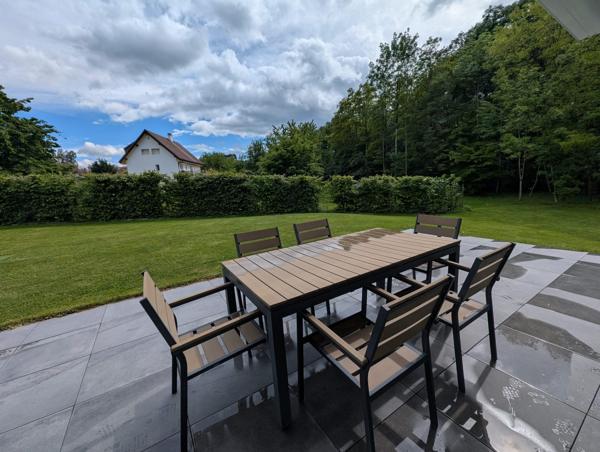 ESERY - VILLA 5 CHAMBRES - QUARTIER RESIDENTIEL ET VERDOYANT