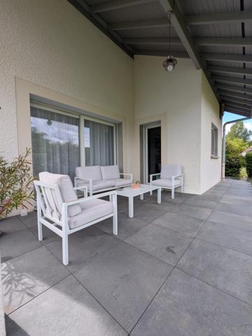 ESERY - VILLA 5 CHAMBRES - QUARTIER RESIDENTIEL ET VERDOYANT