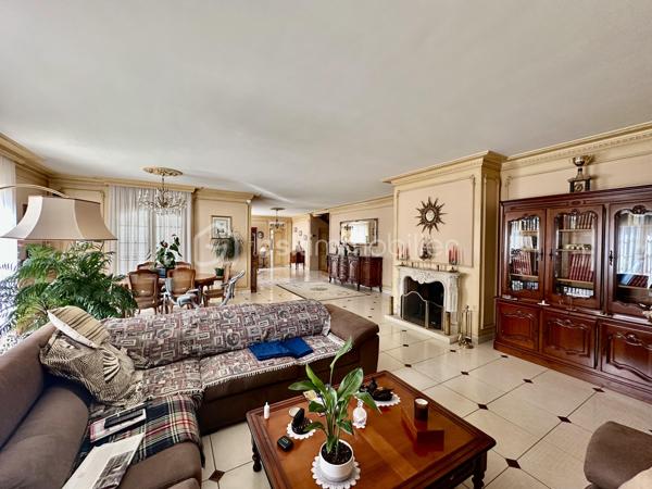 Maison de 295 m²