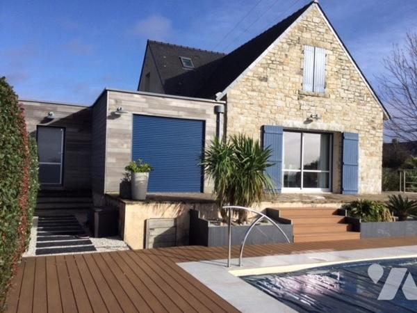 villa 115 m²: salon, salle à manger, cuisine équipée, suite parentale, 2 chambre, WC
Jardin
Piscine