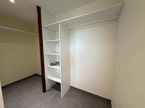 Grande villa récente idéalement située