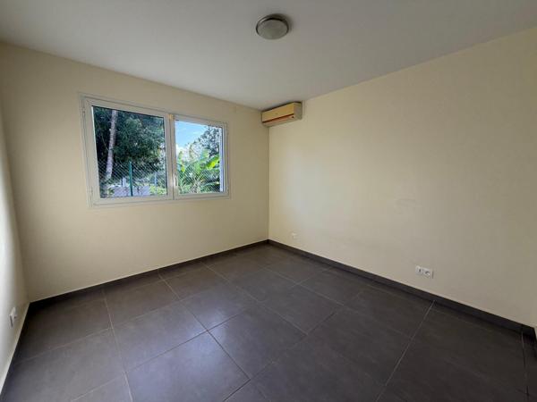 Grande villa récente idéalement située