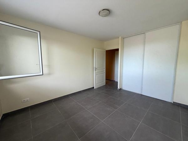 Grande villa récente idéalement située