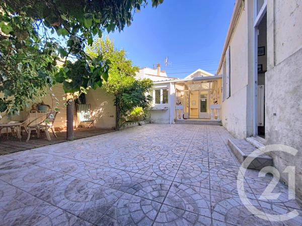 Maison à vendre  6 pièces - 147,50 m2 ROCHEFORT - 17