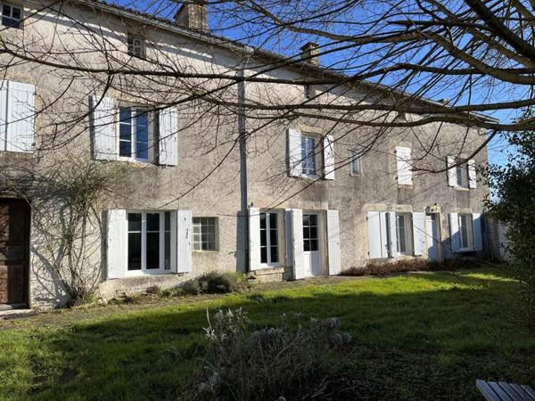 Maison à vendre |  Saint-Martin-lès-Melle |  9 pièces | 333 m²