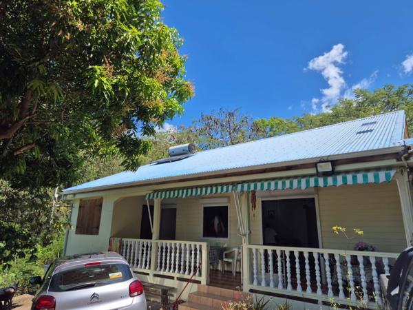 LA PERLE RARE A BAILLIF AU BORD DE LA MER DES CARAIBES POUR LES COUCHERS DE SOLEIL TOUS LES SOIRS