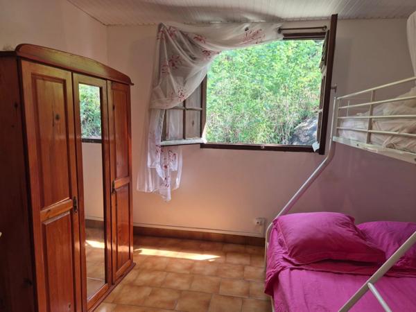 LA PERLE RARE A BAILLIF AU BORD DE LA MER DES CARAIBES POUR LES COUCHERS DE SOLEIL TOUS LES SOIRS