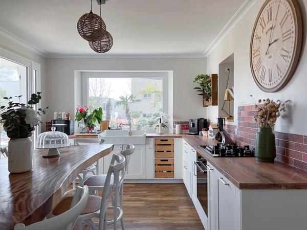 A VENDRE - Maison familiale de 6 chambres-280m² - Vie de plain pied -Piscine et Jardin à 5 minutes d'Angers