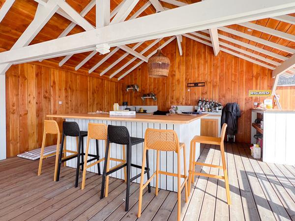 A VENDRE - Maison familiale de 6 chambres-280m² - Vie de plain pied -Piscine et Jardin à 5 minutes d'Angers