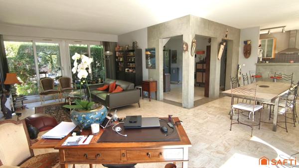 La maison où l’on vit dedans et dehors… 9 mois sur 12 !