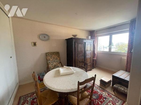 ORLEANS .Au c?ur d'une copropriété bien entretenue, venez visiter cet appartement d environ 80 ...