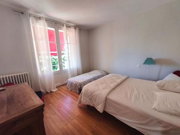 AIFFRES maison de caractère 7 pièces,