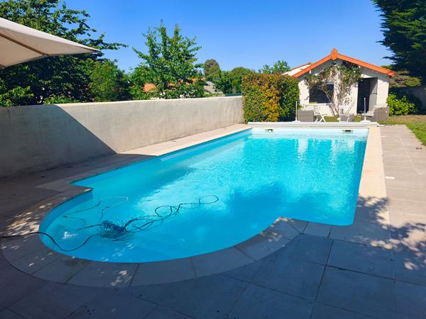 AIFFRES maison de caractère 7 pièces,