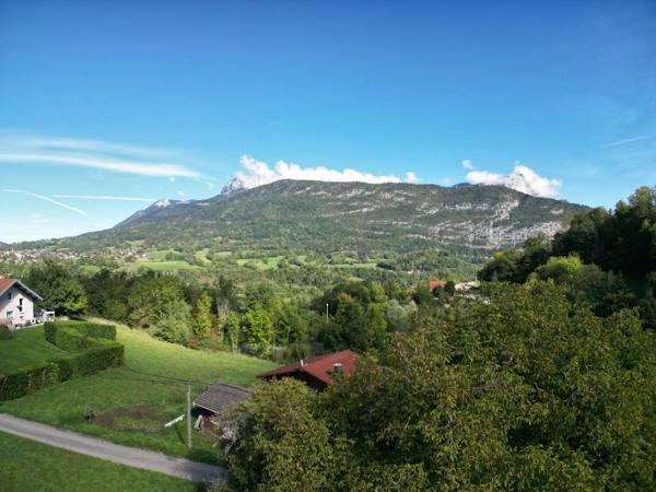 Dans ferme réhabilité, vivre avec harmonie et sérénité - Annecy le Vieux « Sur les Bois »
