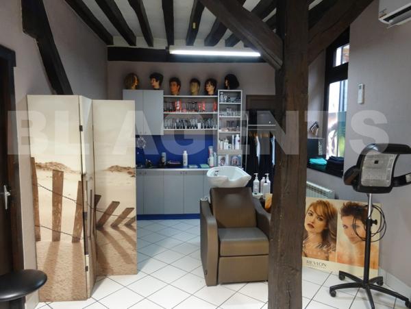 À vendre – Immeuble avec local commercial et potentiel d’habitation