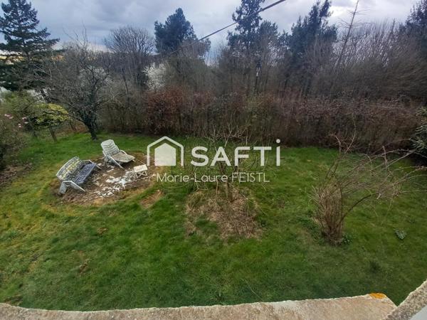 Opportunité rare ! Découvrez cette maison de 137 m², nichée au cœur d’un magnifique jardin de 14 500 m², offrant calme et espace.